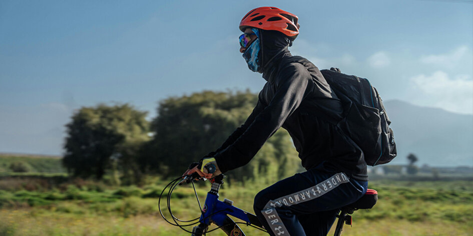 Výběr šátku na krk a cyklistické čepice - příslušenství pro každého>